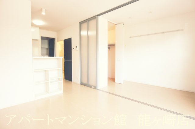 カトルセゾン藤ヶ丘の居間・リビング