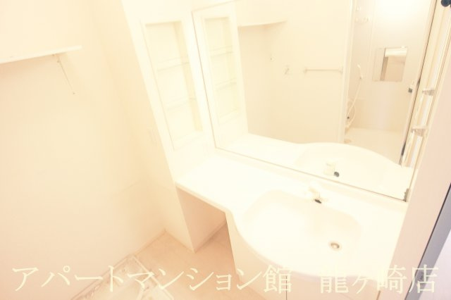 カトルセゾン藤ヶ丘の独立洗面台