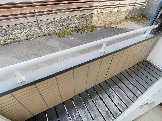 クレールⅢのバルコニー|暖かな日差しのふりそそぐバルコニー