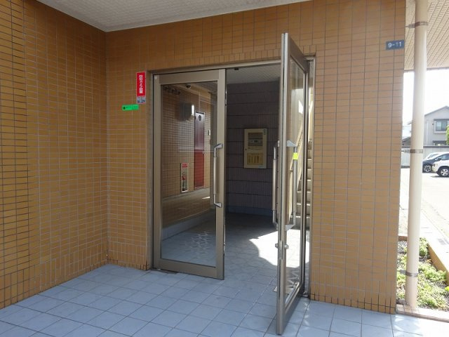 サンフレッシュ西下台のエントランス