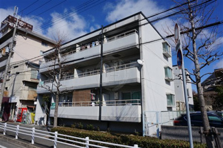 【外観】 | ３階建のシンプルなマンション