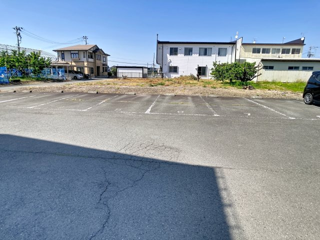 エクセルさくらの駐車場