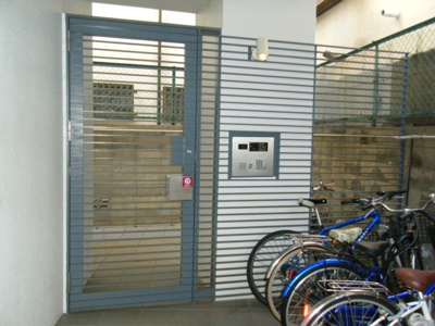 【エントランス】 | ラークスパ岡町