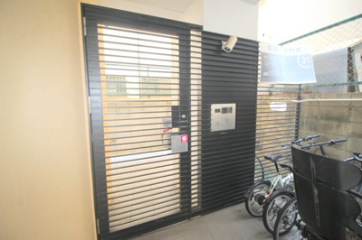 【エントランス】 | ラークスパ岡町