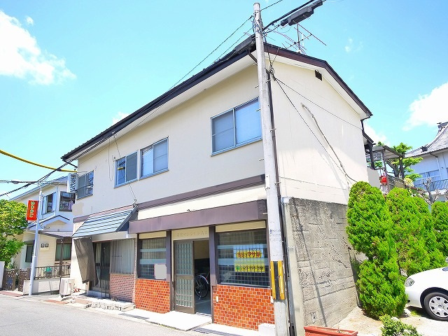 栄宏マンションの外観|外はこのようになっています