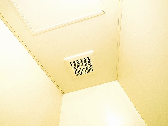 栄宏マンションの設備|浴室内換気も簡単にできます