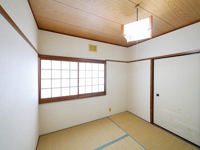 栄宏マンションの寝室|寝室にぴったりのお部屋です