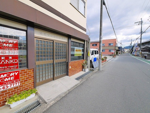 栄宏マンションのエントランス|出入りしやすいエントランスです