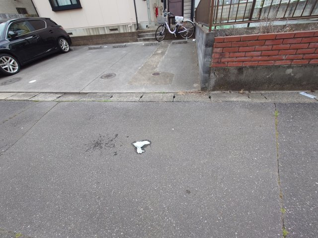 ロンバートトミタⅤの駐車場