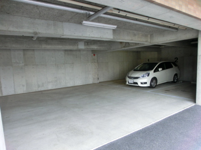 【駐車場】 | エスポワール保土ヶ谷 | エスポワール保土ヶ谷　屋根付駐車場