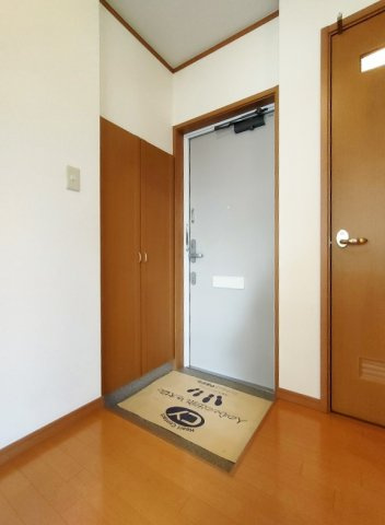 リジエールB棟の玄関