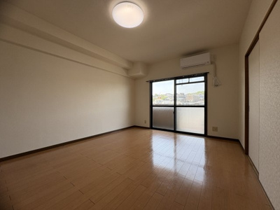 【居間・リビング】 | 南里ビルフローラ