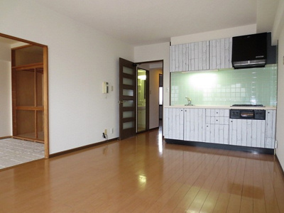 【居間・リビング】 | 南里ビルフローラ