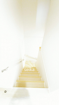  | ボヌールＨ | ２階のお部屋：玄関からの階段です。