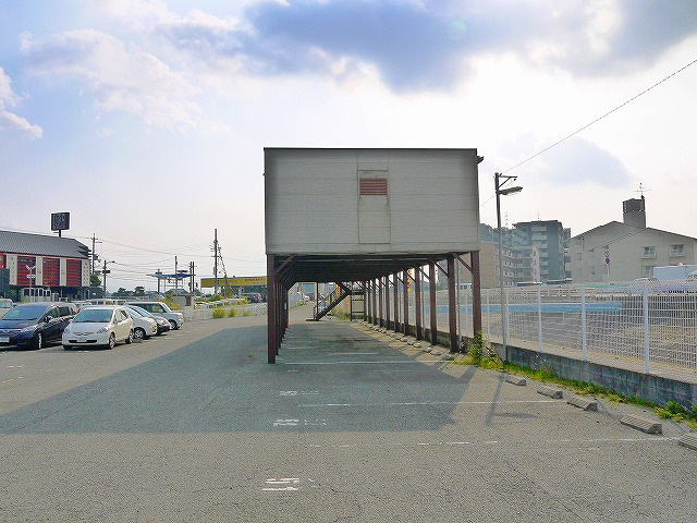 トランクルーム西大寺北の外観|外観もきれいです