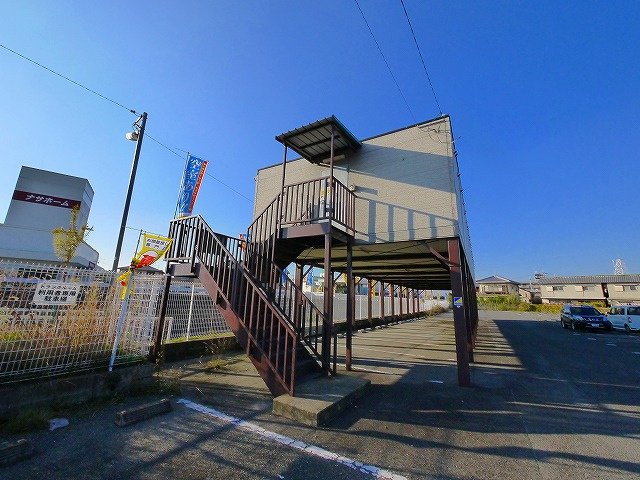 トランクルーム西大寺北の外観|外観も気になるポイント