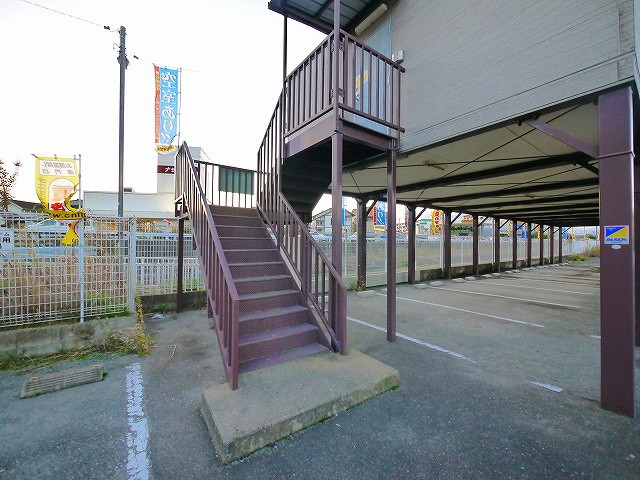 トランクルーム西大寺北の外観|外観は落ち着いています