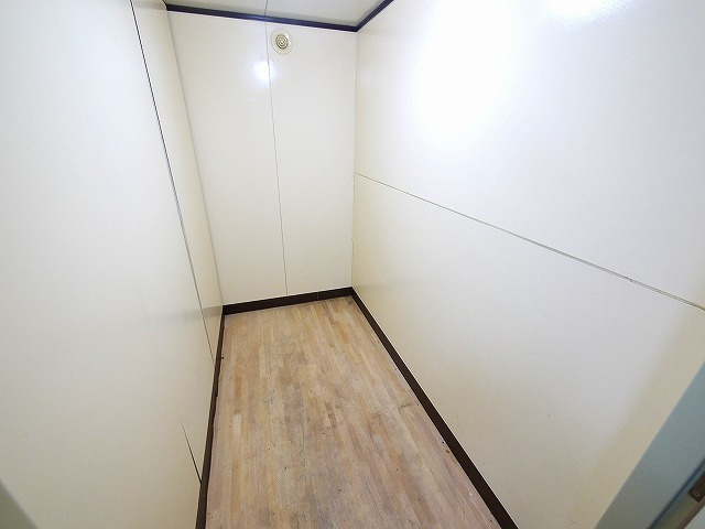 トランクルーム西大寺北の内装|きれいな内装です