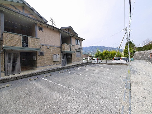 コスモス　オーゼの駐車場|駐車場完備です