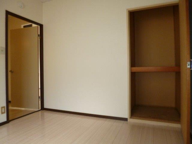 グリーンコーポの洋室
