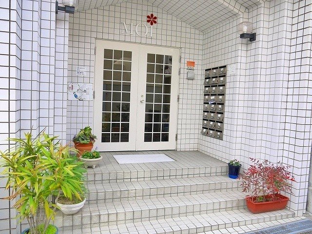 ナラレジデンスモアのその他共用部分|アパート出入口