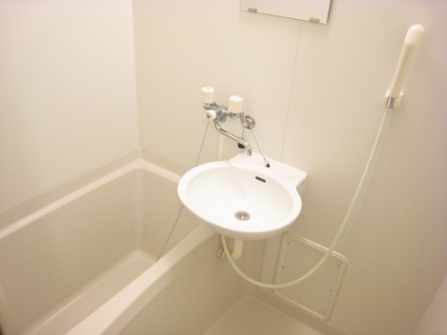 【浴室】 | パピヨン | 浴室乾燥機付きです。