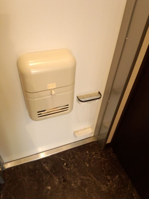 【玄関】 | マーメゾン | ドアに傘たてが！