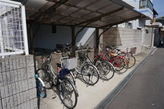 【その他共用部分】 | 屋根付き駐輪場です