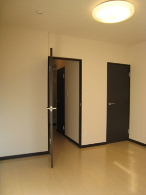 【内装】 | 花鳥風月 | １階に洋室があります