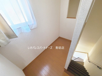 【エントランス】 | たぶの木 | ２階のお部屋のみのスペースです。