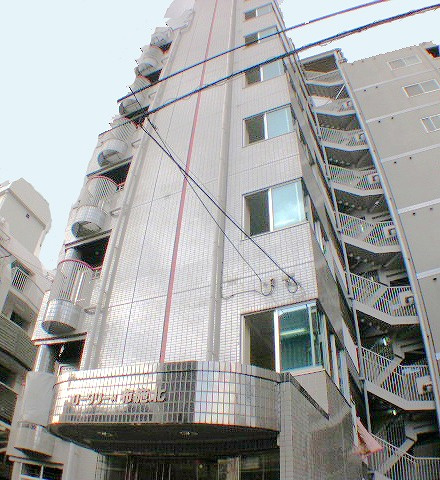 ロータリーマンション布施北の外観