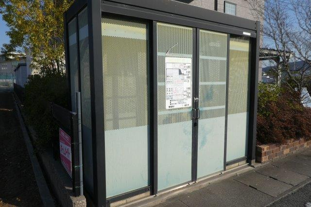 総社市真壁のアパートのその他共用部分|敷地内専用ゴミステーション