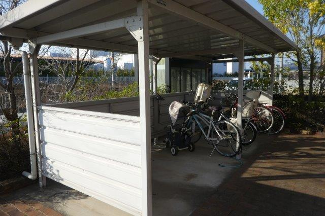 総社市真壁のアパートのその他共用部分|駐輪場