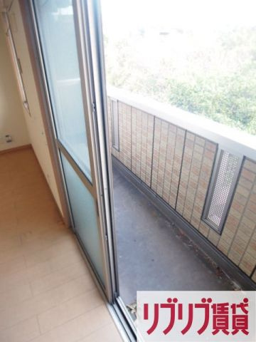オッツ寒川のバルコニー
