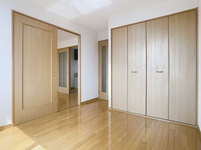 ルニベールの寝室|開放的な寝室です