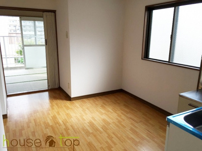 【居間・リビング】 | ハイツ萩原 | ダイニングエリアも南の日が入るので、明るいですね♪