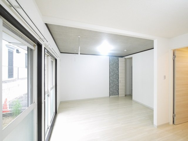 バンブーパインハイツの居間・リビング|ゆったりとしたリビングです