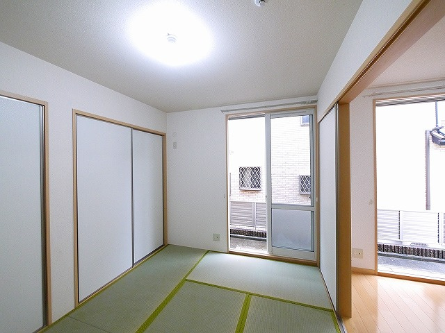 レスパス　デュルポ堀内Ｂの和室|畳の上でゆっくりとくつろげる和室です