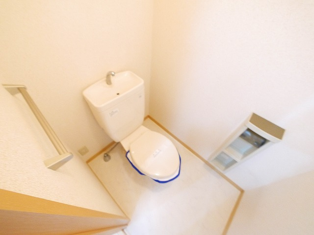 レスパス　デュルポ堀内Ｂのトイレ|清潔感のあるトイレです