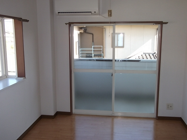 【洋室】 | ハイツ静 | 『ハイツ静』