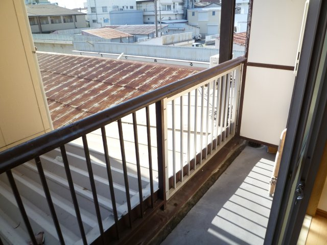 絢野ビルのバルコニー