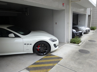 【駐車場】