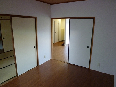 コンフォート北花田の洋室