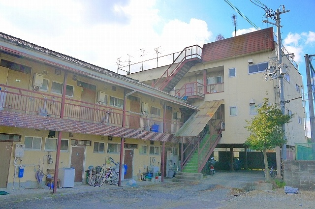 堀内アパート（四条大路５丁目）の外観|落ち着いた雰囲気の外観です