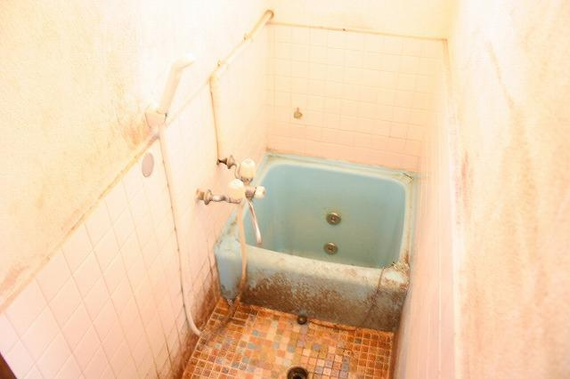 堀内アパート（四条大路５丁目）の浴室|ゆったり過ごせるお風呂です