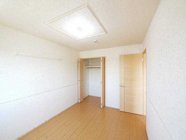 コンフォール州見台7番館の洋室|個人の部屋や寝室として使える洋室です