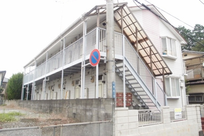 【外観】 | ハイツ司 | ハイツ司☆少し高い土地にありますので1階でも少し高い位置にあります☆