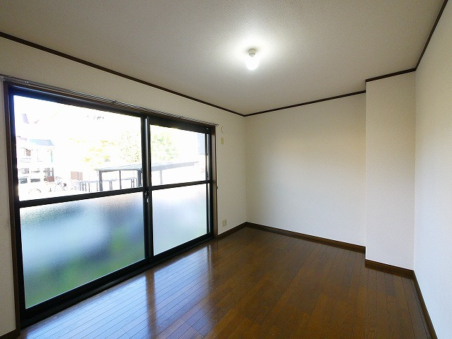 ルミエール州見の洋室|使い勝手のいい洋室です