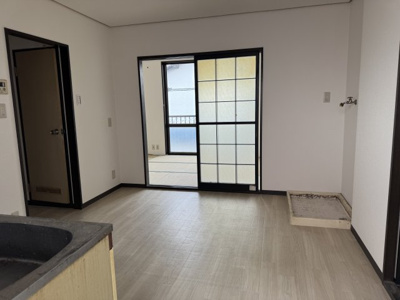 【居間・リビング】 | 宮脇ハイツ | こちらの居間で趣味の時間をお楽しみください