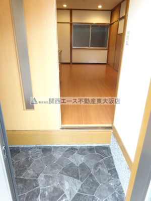 【玄関】 | 中石切町5丁目貸家